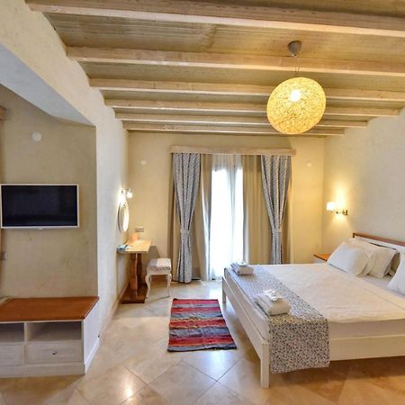 Orino Suites Cedit Bagian luar foto