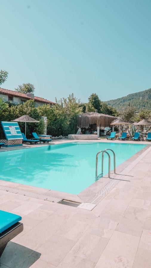 Orino Suites Cedit Bagian luar foto