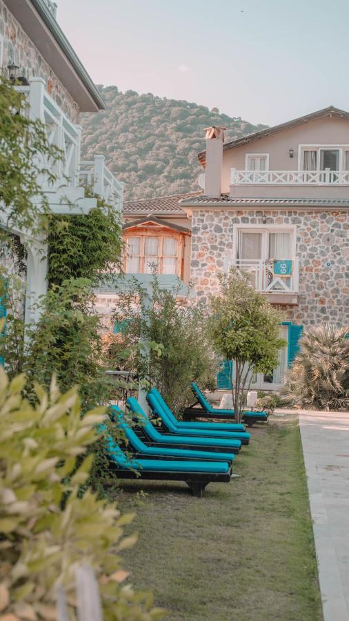 Orino Suites Cedit Bagian luar foto