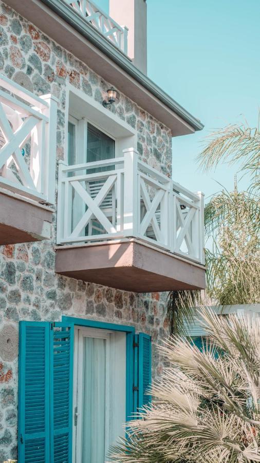 Orino Suites Cedit Bagian luar foto