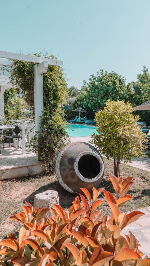 Orino Suites Cedit Bagian luar foto