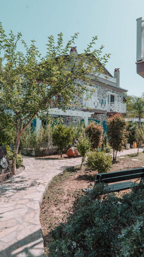 Orino Suites Cedit Bagian luar foto
