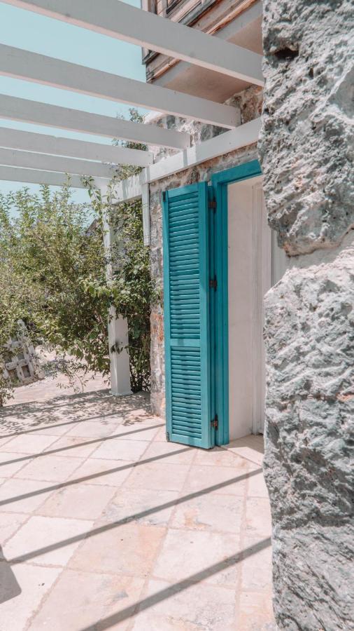 Orino Suites Cedit Bagian luar foto
