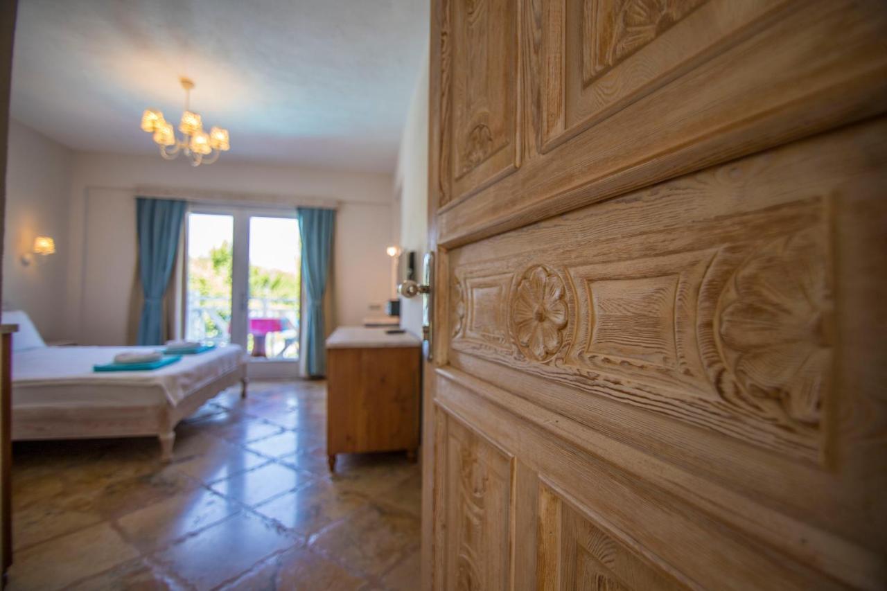 Orino Suites Cedit Bagian luar foto