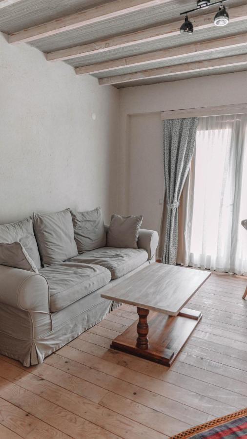 Orino Suites Cedit Bagian luar foto