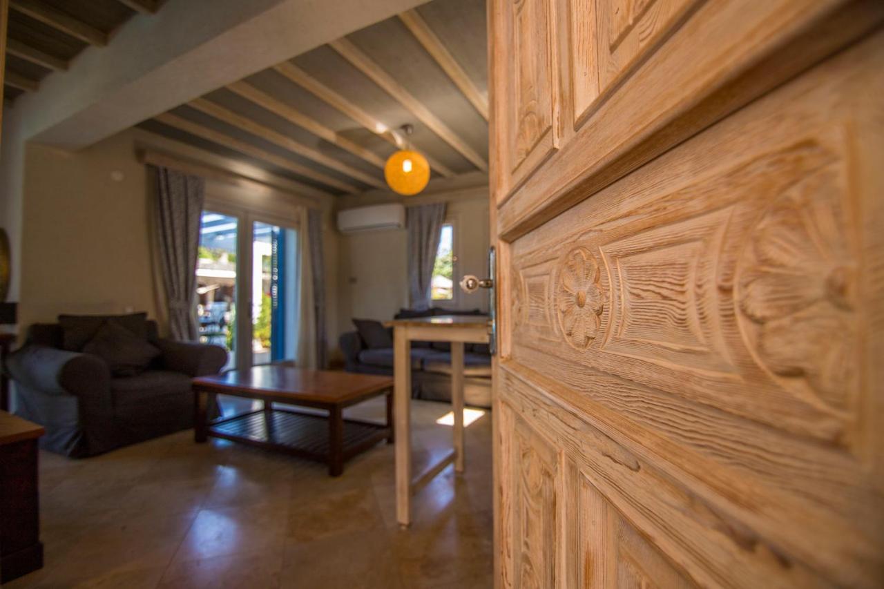 Orino Suites Cedit Bagian luar foto